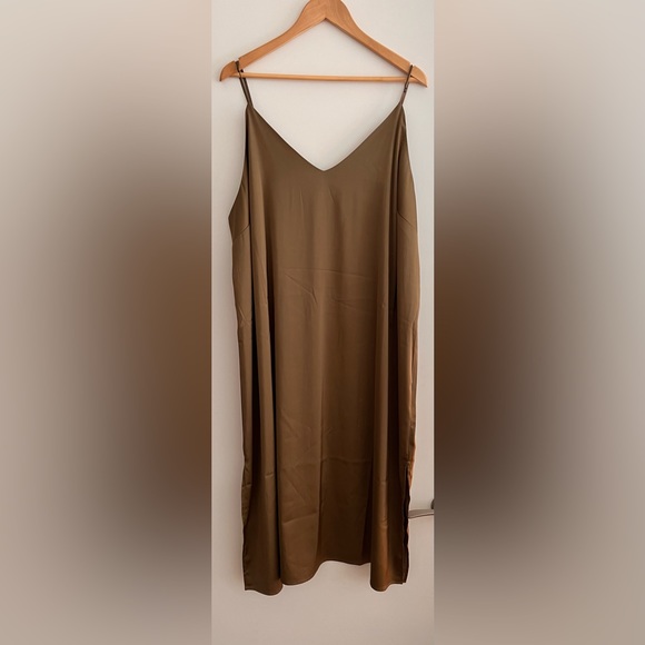 The Drop slip dress - Picture 3 of 5